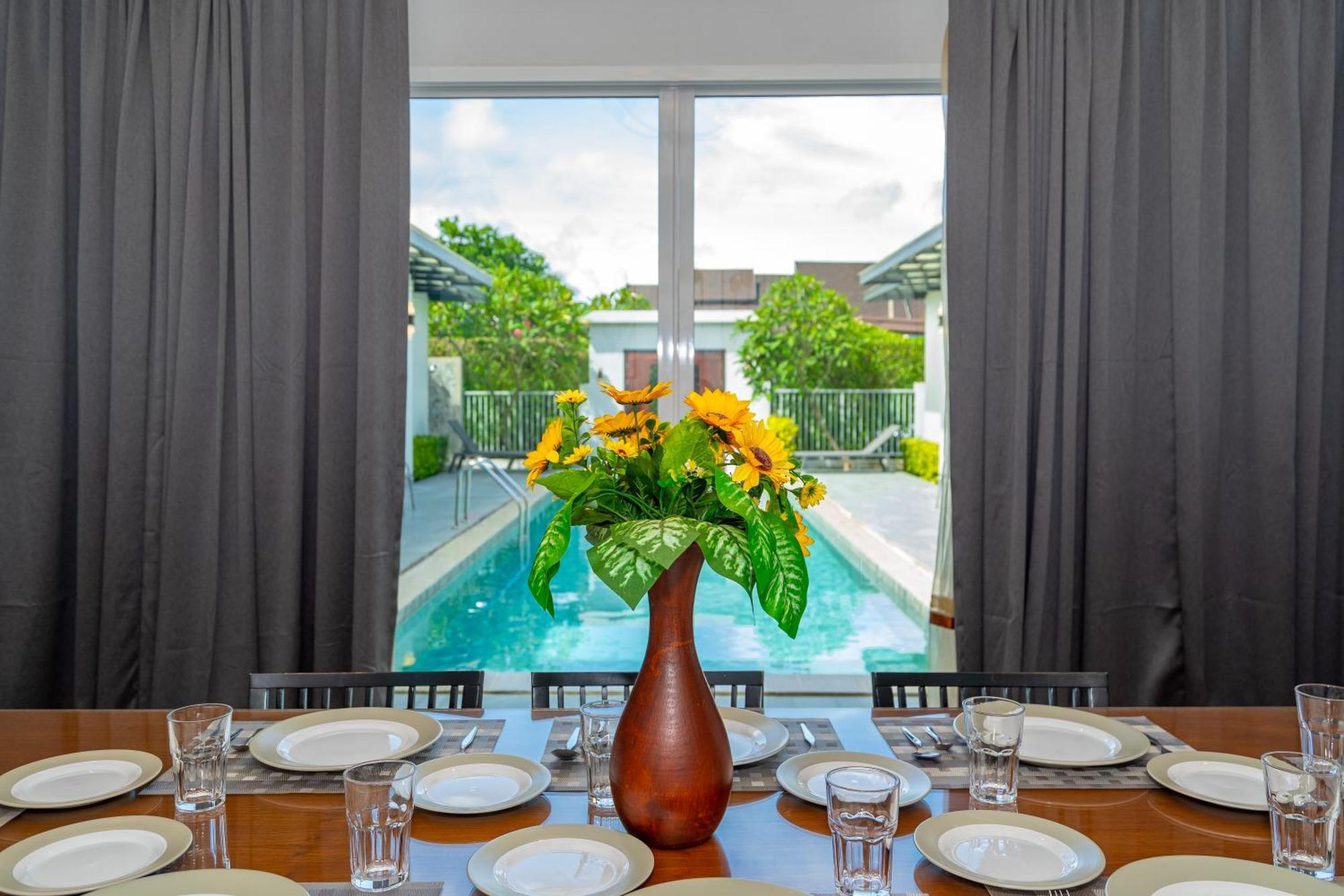 Phuket La Siesta Pool Villas & Pool Access Rooms Nai Harn Exterior foto